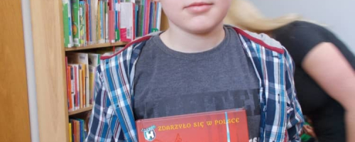Tydzień Bibliotek - Selfie z książką